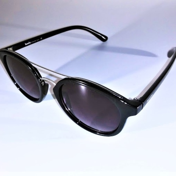 Laundry by Shelli Segal Woman's Sunglasses 🌹 - Picture 1 of 8